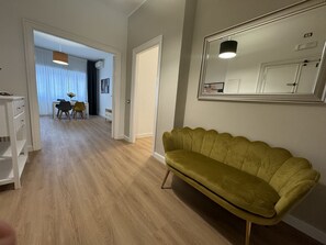 Smart TV, books - BELLINA SUITE at the Vatican (Roma)