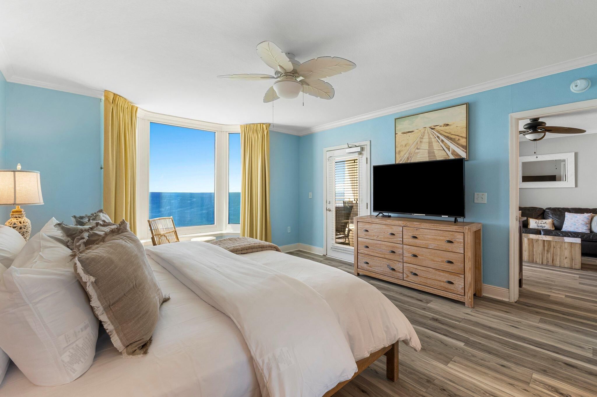 Gulf-Front Penthouse • Amenity-Packed • Beach Chair Service for 2