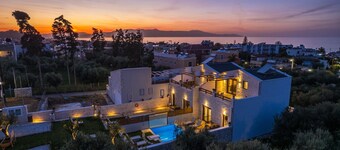 2steps Agia Marina Beach/new Built/no Car Needed/tavernas & Supermarket at 50mt