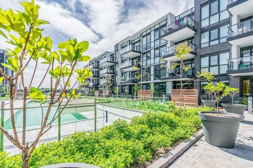 Aquarius bldg @ Friday Harbour 1st fl 2 bdr/2 bath