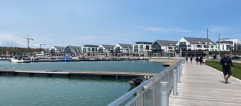 Aquarius bldg @ Friday Harbour 1st fl 2 bdr/2 bath