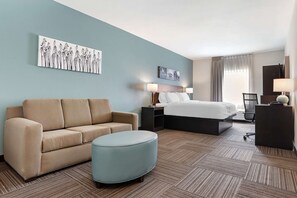 Ropa de cama de alta calidad, muebles diferentes y escritorio 