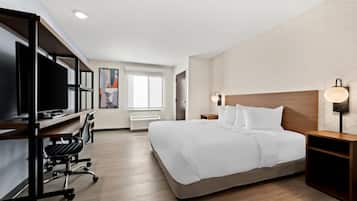 Suite, 1 King Bed, Accessible, Non Smoking | Desk, free WiFi, bed sheets