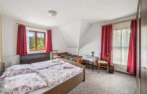 2 bedrooms, free WiFi, bed sheets