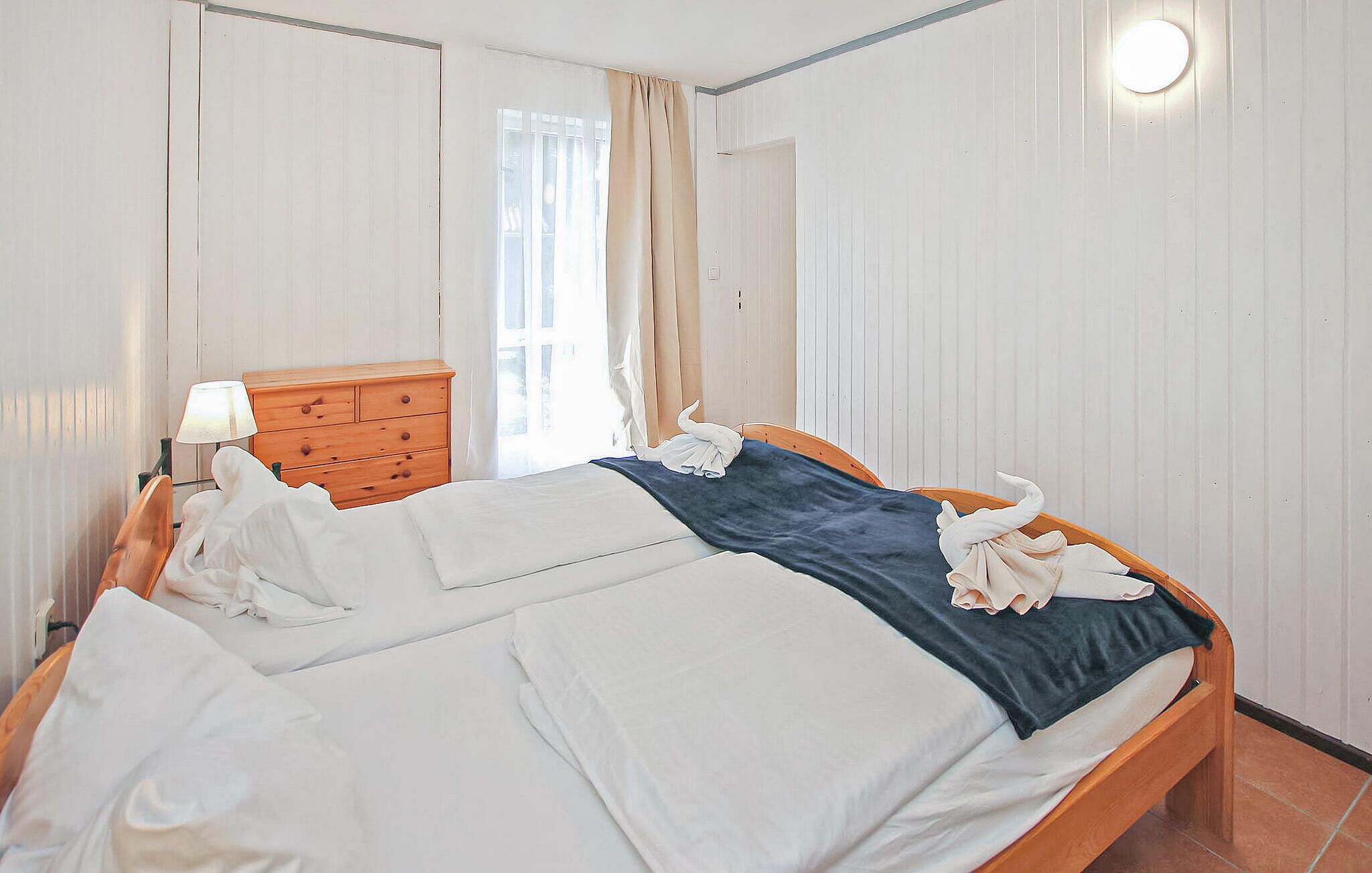 1 Schlafzimmer, Reisekinderbett, kostenloses WLAN, Bettwäsche
