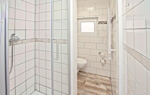 Shower, hair dryer - Gorgeous home in Rheinsberg OT Warenthi (Rheinsberg OT Warenthi)