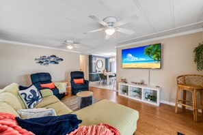 Smart TV - Relaxing 2Bd, 2Ba home in Fort Myers, close to the beach! Sleeps 6 (Fort Myers)