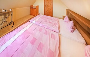 2 soverom, reiseseng for barn, wi-fi (inkludert) og sengetøy