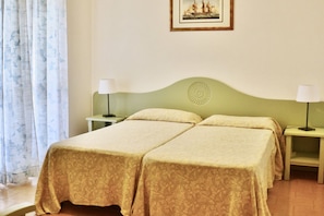 2 bedrooms, travel crib, WiFi, bed sheets