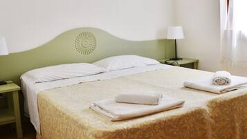 2 bedrooms, travel crib, WiFi, bed sheets