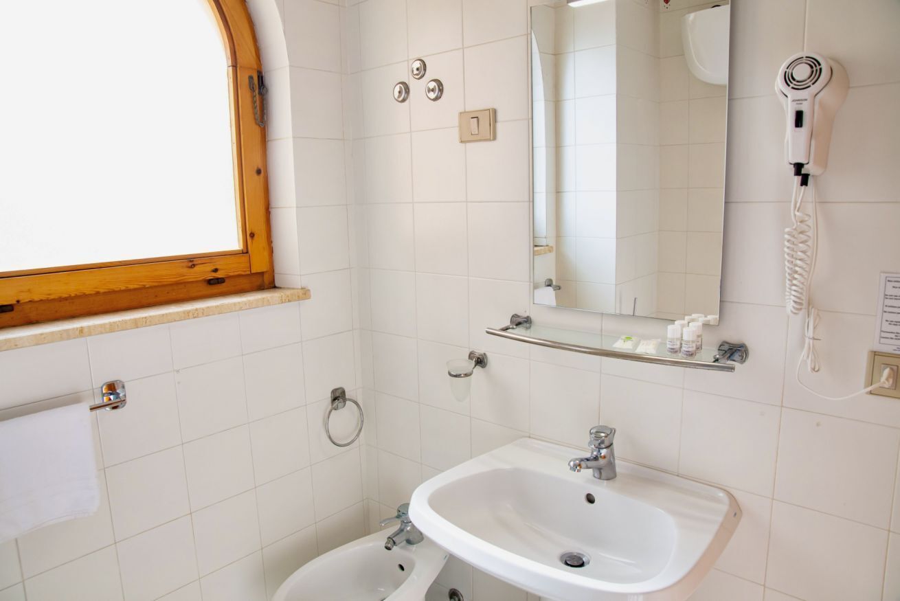 Doccia, asciugacapelli, bidet, asciugamani