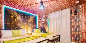 5 bedrooms, WiFi, bed sheets