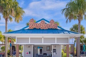 Exterior - Spacious 5BR w/Private Pool, Tiki Bar & Game Room • Windsor Island Resort Access (Davenport)