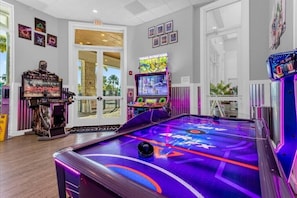 Game room - Spacious 5BR w/Private Pool, Tiki Bar & Game Room • Windsor Island Resort Access (Davenport)