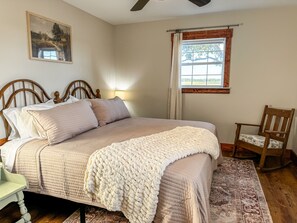 3 habitaciones, tabla de planchar con plancha, cuna de viaje y wifi