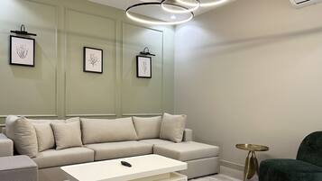 Design-lejlighed - 2 soveværelser | Opholdsområde | Fladskærms-tv