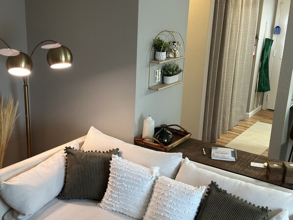 2 bedrooms, desk, iron/ironing board, free WiFi