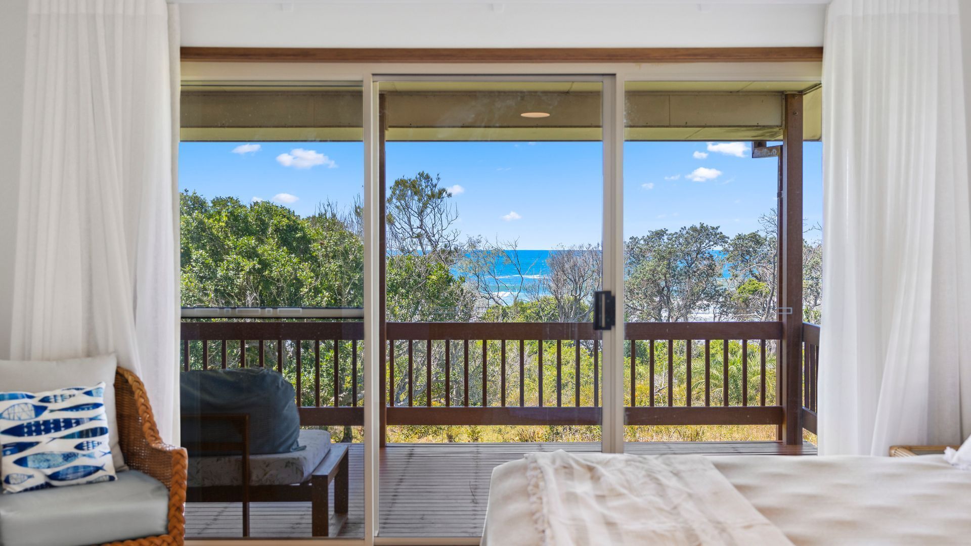 4 多间卧室、免费 WiFi、床单