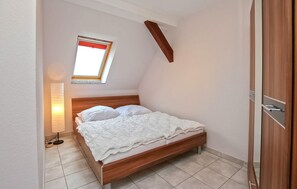 1 Schlafzimmer, Reisekinderbett, kostenloses WLAN, Bettwäsche