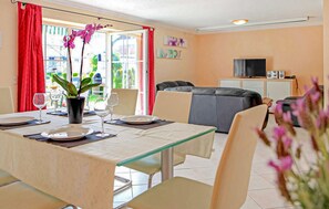 Dining - 3 bedroom stunning home in Verchen (Verchen)