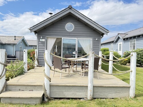 Sand Dollar (new for 2024) -  a beach house that sleeps 5 guests  in 2 bedrooms