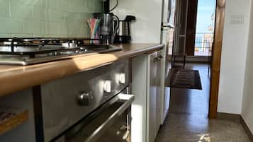 Fridge, oven