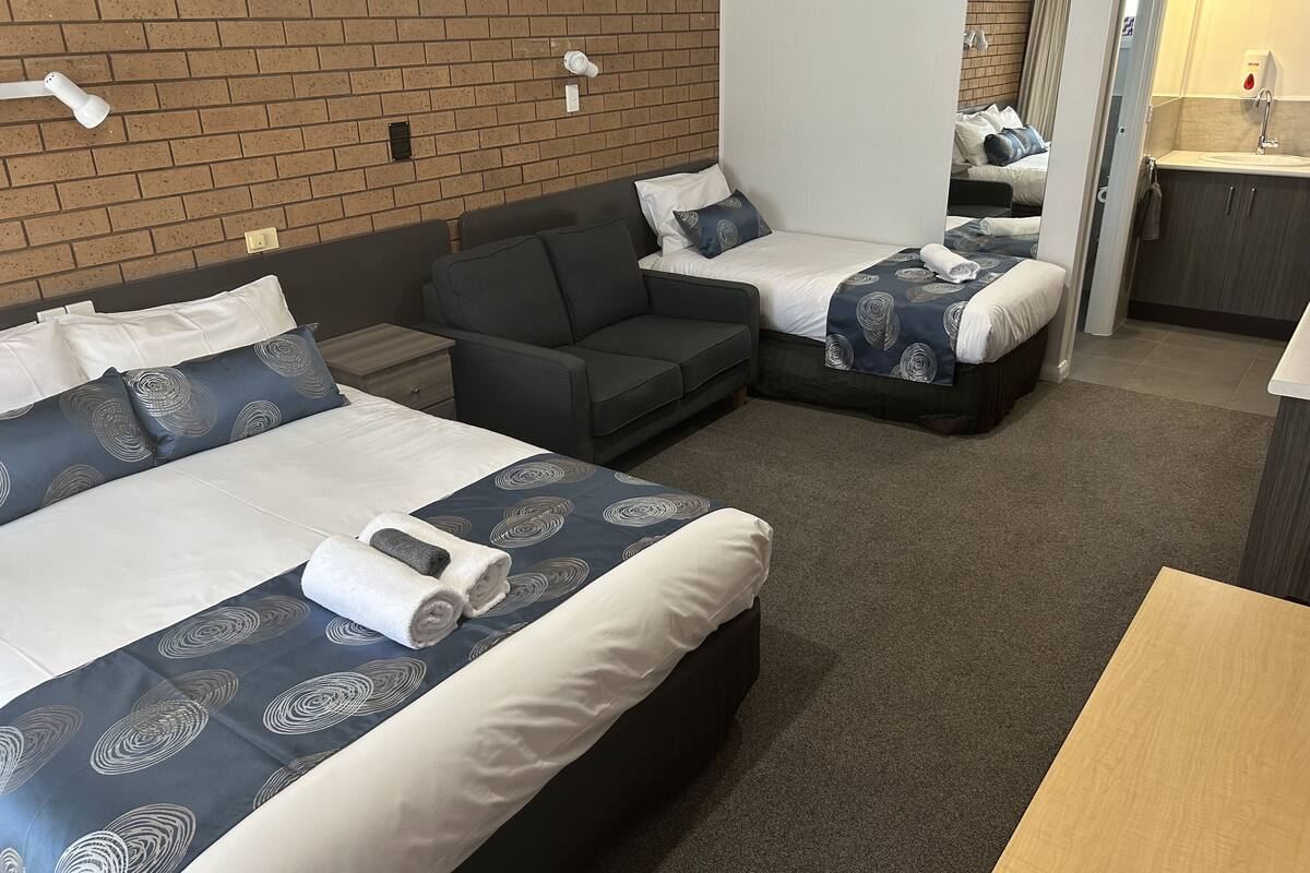 Superior Twin Room | Peralatan tempat tidur premium, langsir/tirai gelap terus 