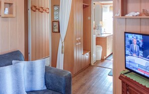 TV, DVD player, aparelho de som