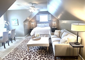 2 bedrooms, desk, free WiFi, bed sheets