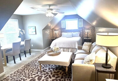 Private Luxury Suite 2 Bed 1 Bath w/ LR and Kitchenette! Remote Workspace