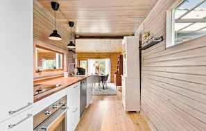 Fridge, dishwasher, coffee/tea maker, cookware/dishes/utensils - 3 bedroom cozy home in Sjællands Odde (Sjællands Odde)