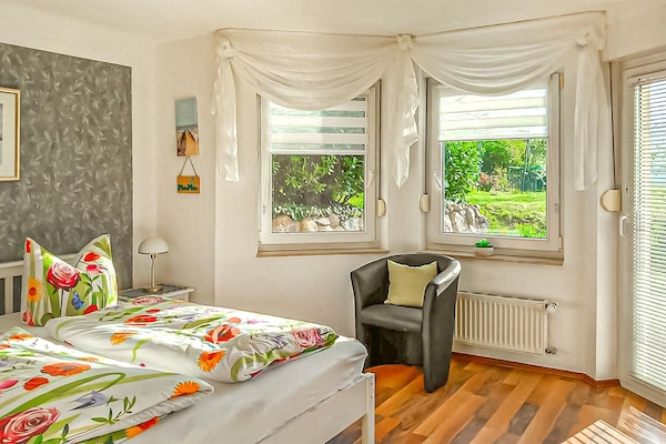 1 bedroom, travel cot, free WiFi, bed sheets