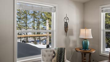 House | Living area | Smart TV, Netflix, streaming services