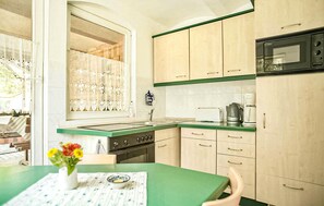 Fridge, oven, stovetop - 1 bedroom beautiful apartment in Klink (Klink)