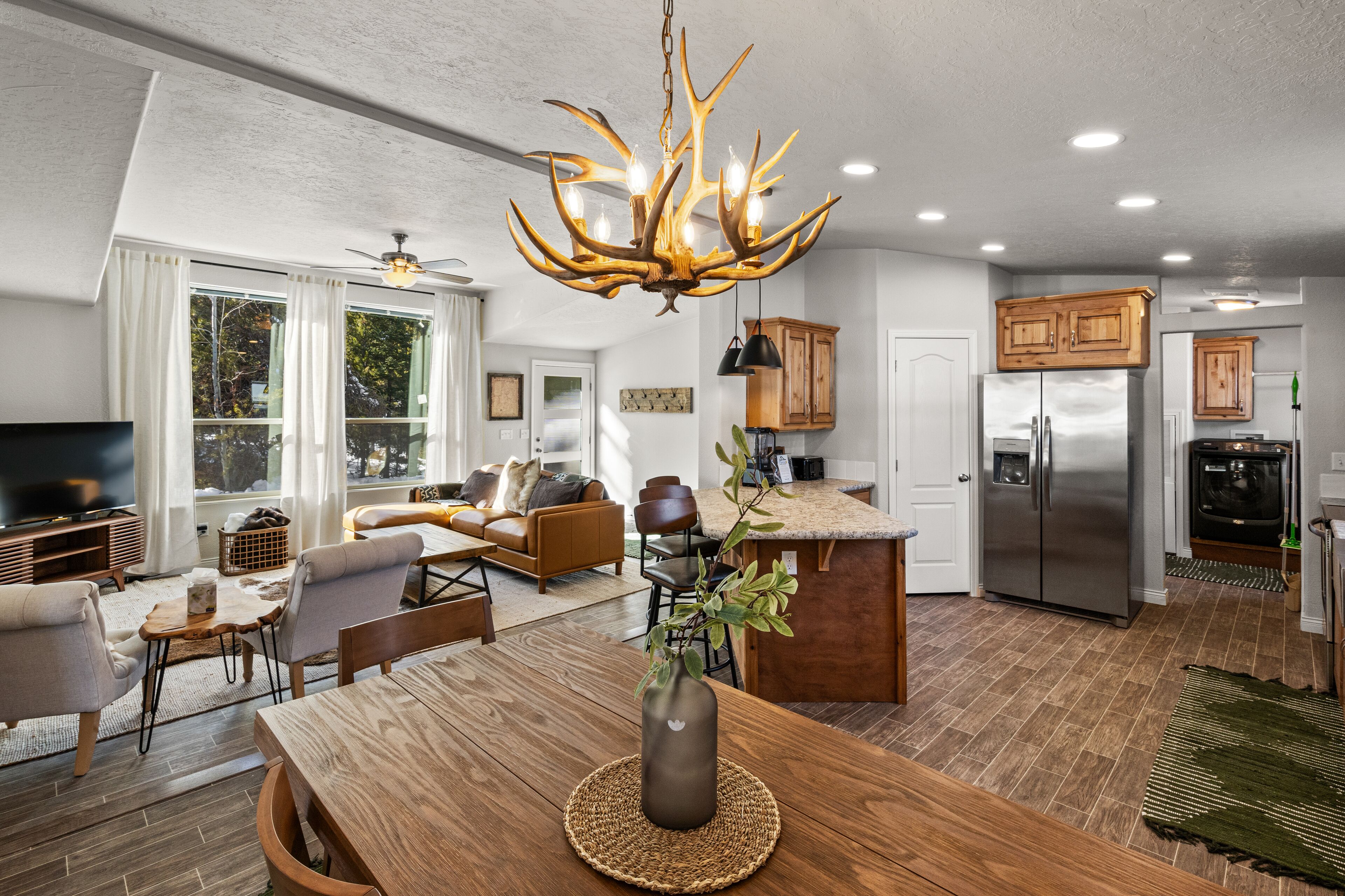 House | Private kitchen | Full-sized fridge, microwave, oven, stovetop