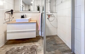 Douche, séchoir à cheveux