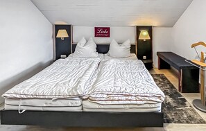1 bedroom, travel cot, free WiFi, bed sheets