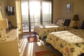 2 bedrooms, iron/ironing board, WiFi, bed sheets - Private Beach Access Condo - Vanderbilt Beach (Naples)