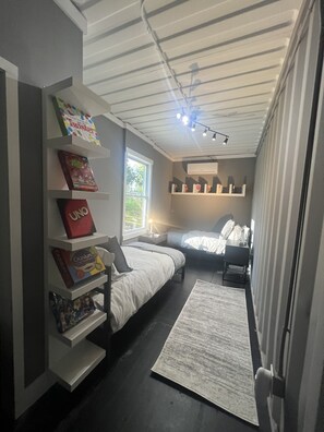 2 bedrooms, iron/ironing board, travel cot, WiFi