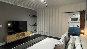 2 slaapkamers, een strijkplank/strijkijzer, reisbedje, wifi