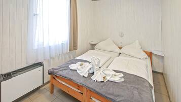 2 Schlafzimmer, Reisekinderbett, kostenloses WLAN, BettwÀsche