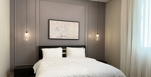 Apartemen Desain, 3 kamar tidur | 3 kamar tidur, tirai kedap cahaya, dan setrika/meja setrika