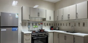 Căn hộ có thiết kế đặc sắc, 2 phòng ngủ | Bếp riêng | Lò vi sóng, ấm điện