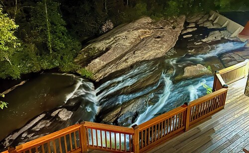 Lodge on the Waterfall!