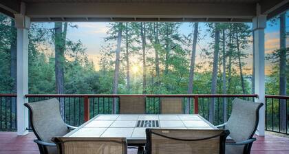 Cozy Sierra foothills home with 3Bedrooms, 2full baths with outdoor deck dinning