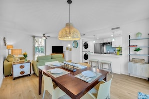 Dining - 3086 Seascape Villa @ Forest Beach | Lagoon View | Pool & Large Outdoor Space (Hilton Head Island)