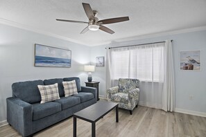 Smart TV, fireplace - Across from Beach • Daily Chair Setup Chateau La Mer, Destin FL (Destin)