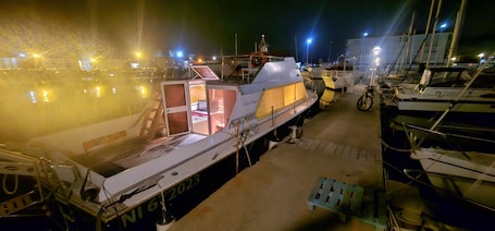 Jachthafen. Bateau 11m Tout Confort