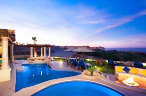 Outdoor pool - 3BR Hacienda Encantada Oceanview 5 star (San José del Cabo)