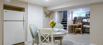 Walking distance to the Falls,.